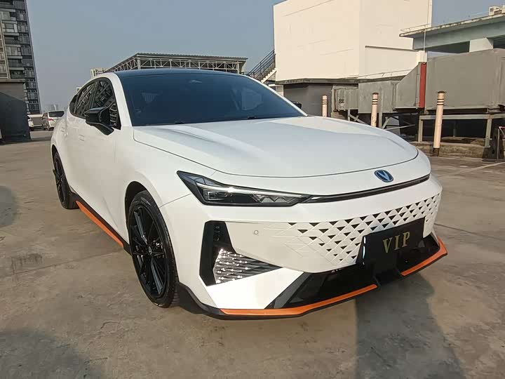 Фото 3 - Changan UNI-V