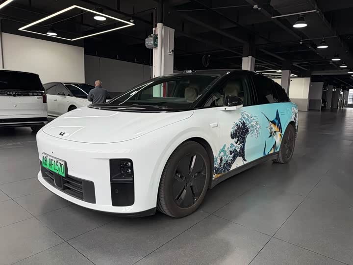 Фото 1 - LiXiang i6