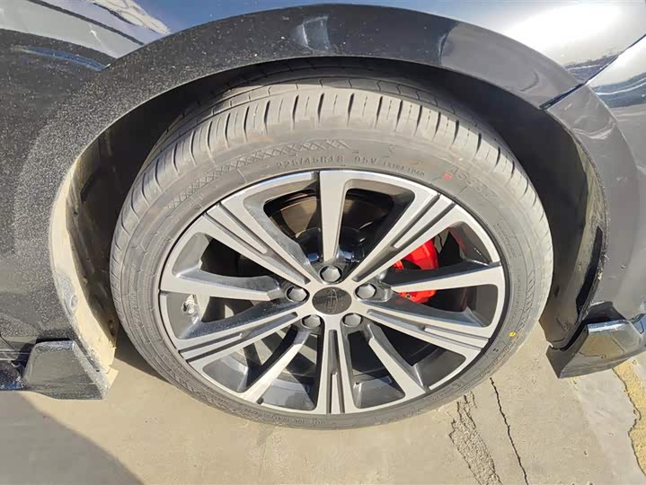 Фото 6 - Geely Preface