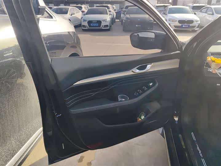 Фото 7 - Geely Preface