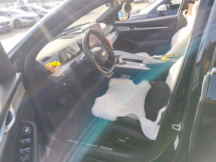 Фото 9 - Geely Preface