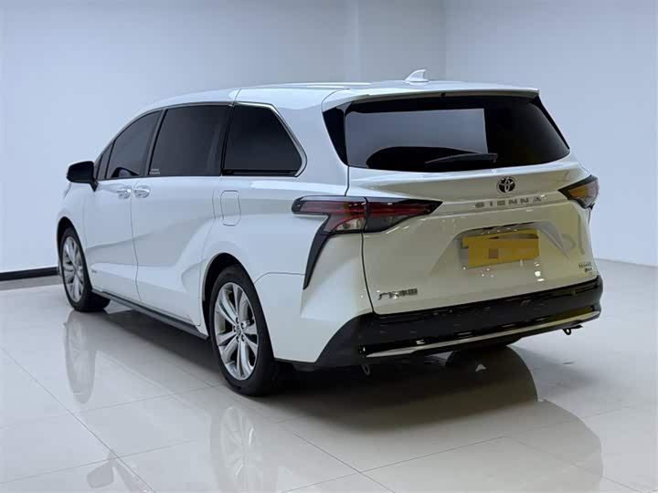 Фото 3 - Toyota Sienna