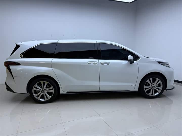 Фото 6 - Toyota Sienna