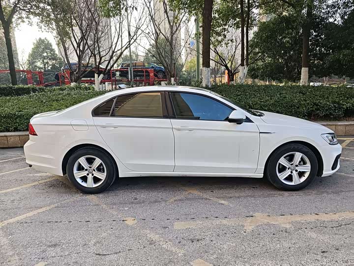 Photo 4 - Volkswagen Lamando L