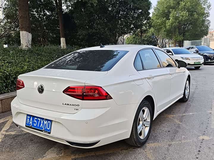 Photo 5 - Volkswagen Lamando L