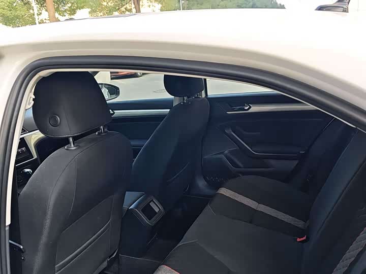 Photo 8 - Volkswagen Lamando L