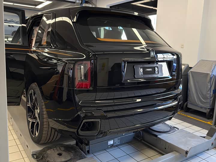 Фото 7 - Rolls-Royce Cullinan
