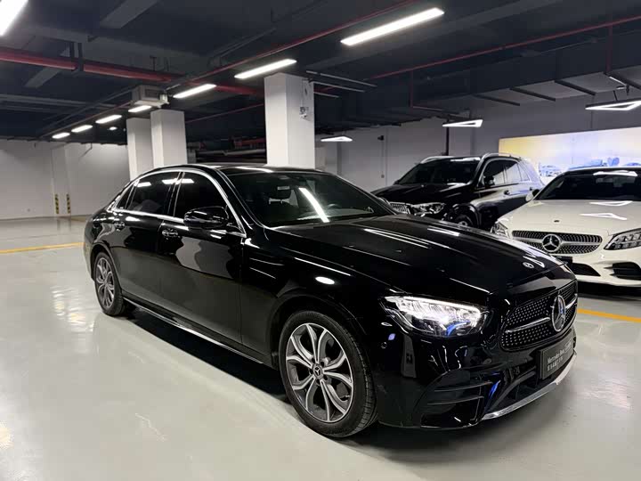 Фото 3 - Mercedes-Benz E-Class