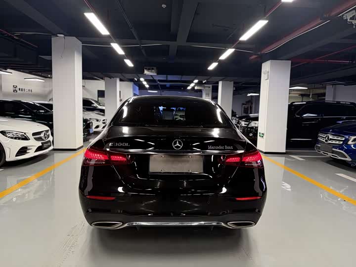 Фото 6 - Mercedes-Benz E-Class