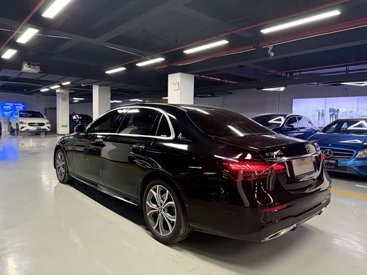 Фото 7 - Mercedes-Benz E-Class