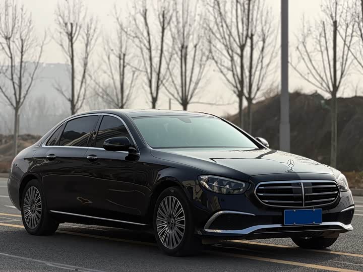 Фото 3 - Mercedes-Benz E-Class