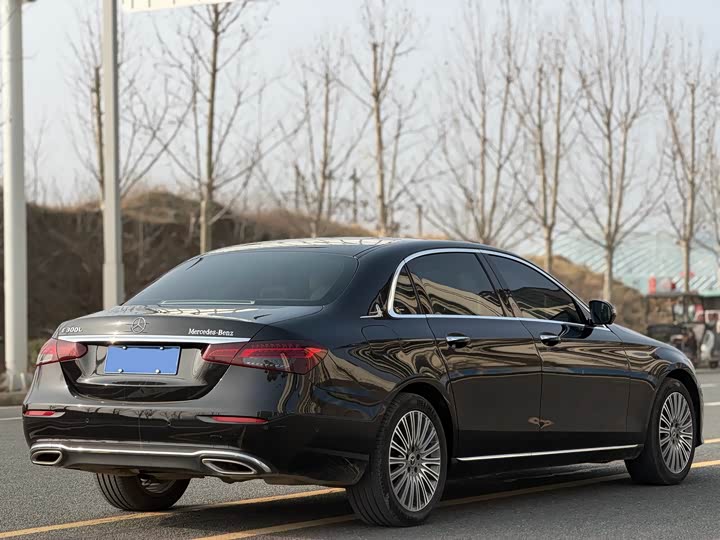 Фото 9 - Mercedes-Benz E-Class