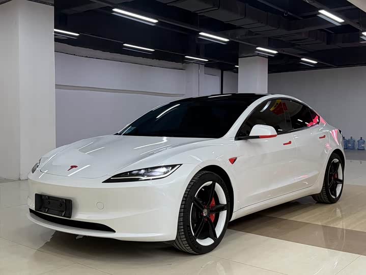 Photo 5 - Tesla Model 3