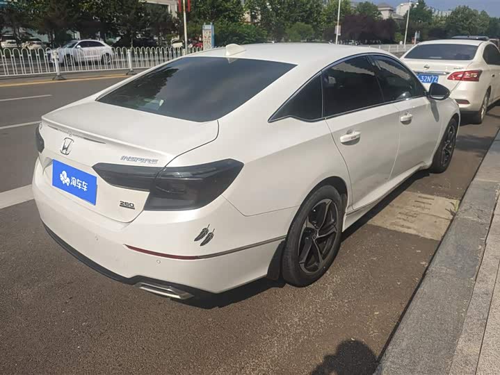 Фото 3 - Honda Inspire