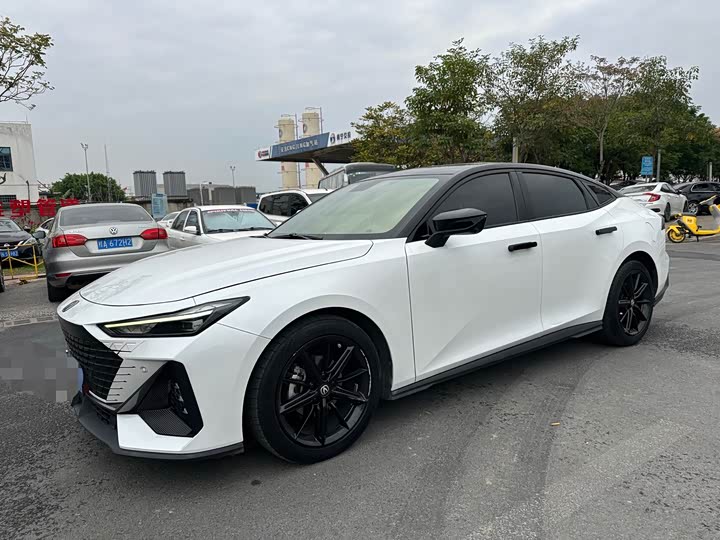 Фото 1 - Changan UNI-V