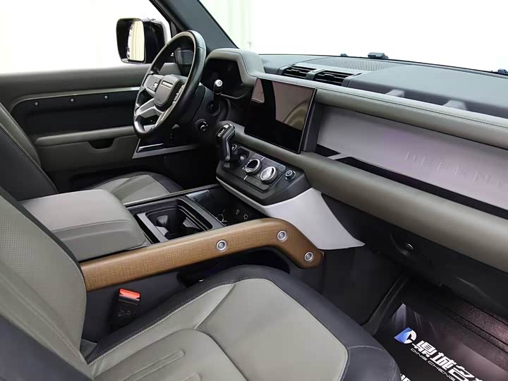 Фото 6 - Land Rover Defender