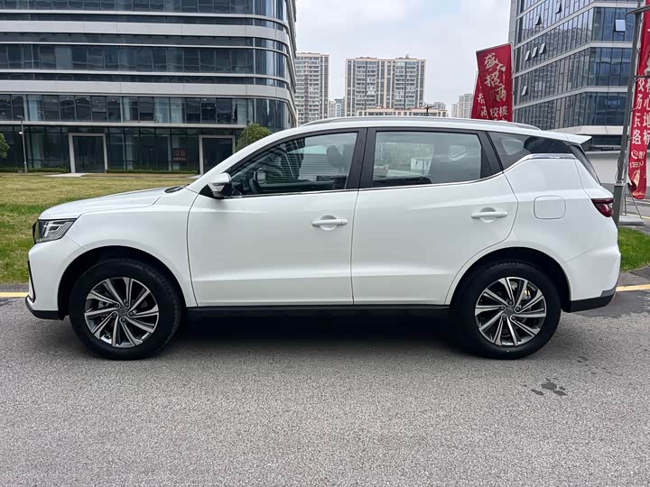 Фото 3 - Geely Vision X6