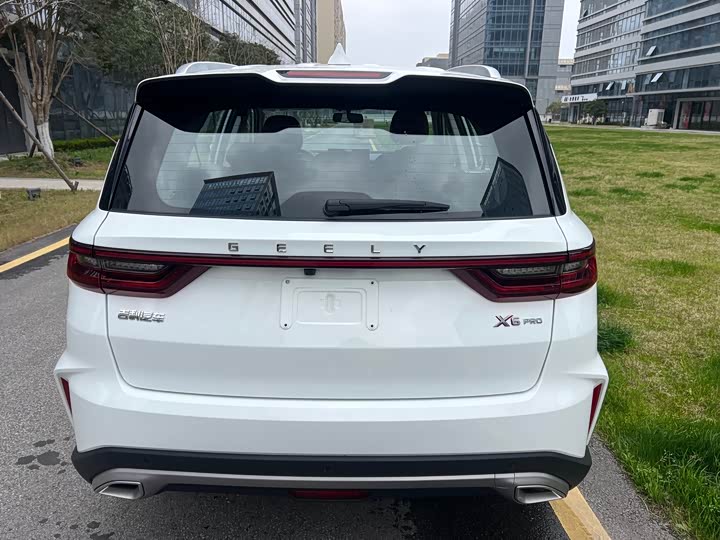 Фото 5 - Geely Vision X6