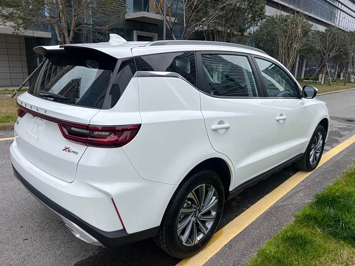 Фото 6 - Geely Vision X6