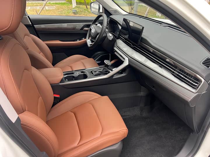 Фото 8 - Geely Vision X6