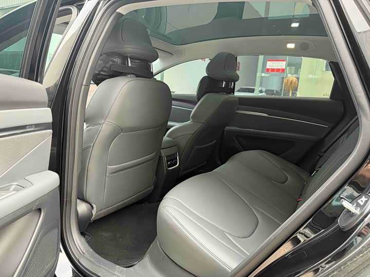 Фото 6 - XPeng Mona M03