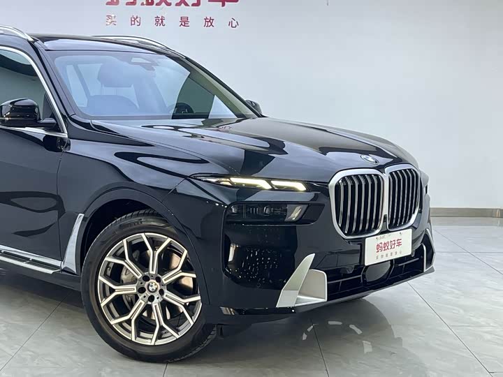 Фото 8 - BMW X7
