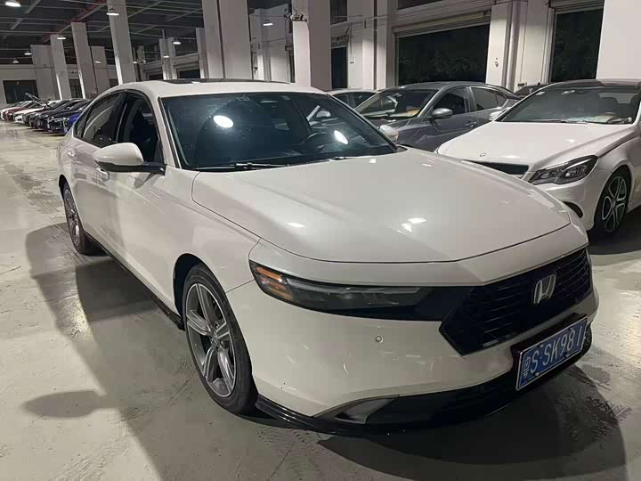 Фото 2 - Honda Accord