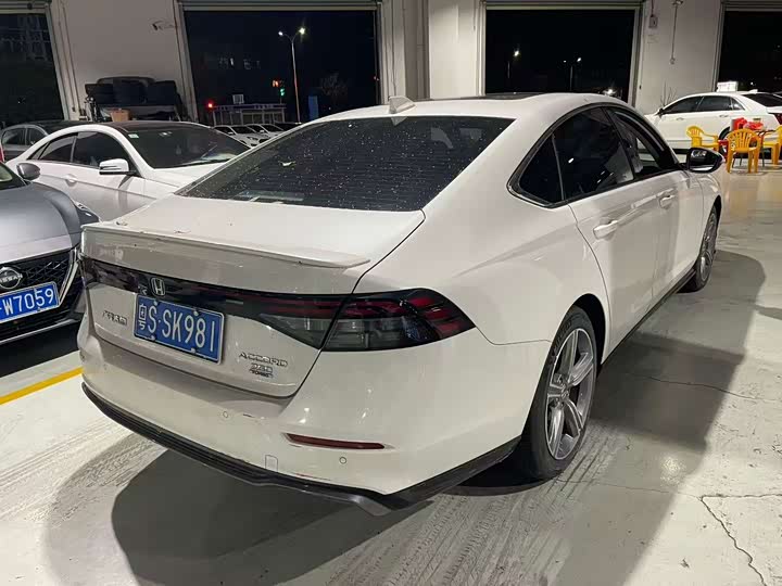 Фото 3 - Honda Accord