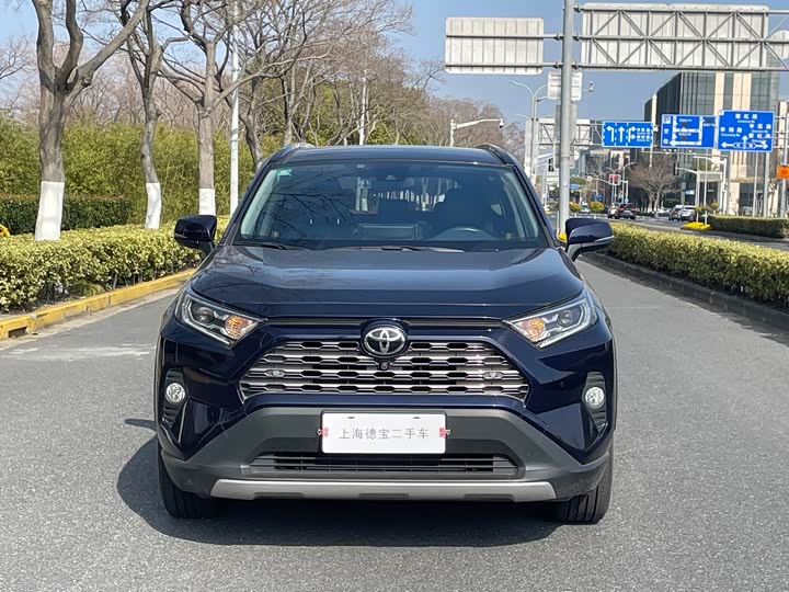 Фото 2 - Toyota RAV4