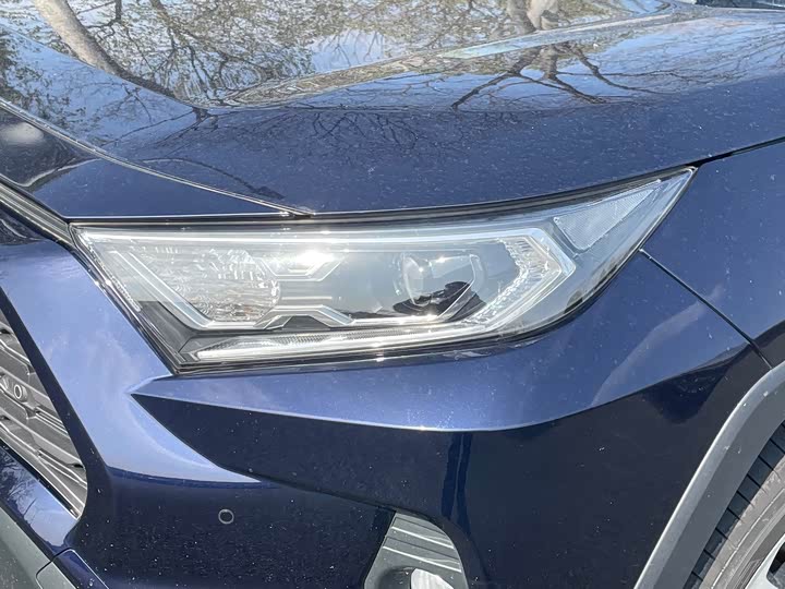 Фото 7 - Toyota RAV4