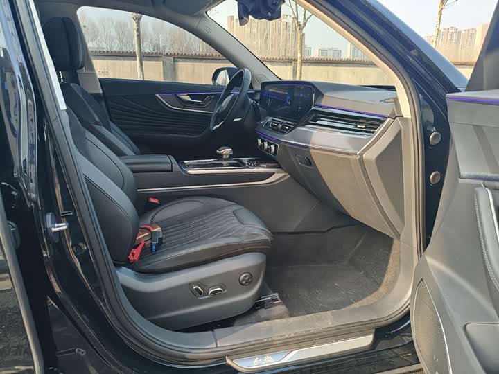 Photo 6 - Hongqi HS5