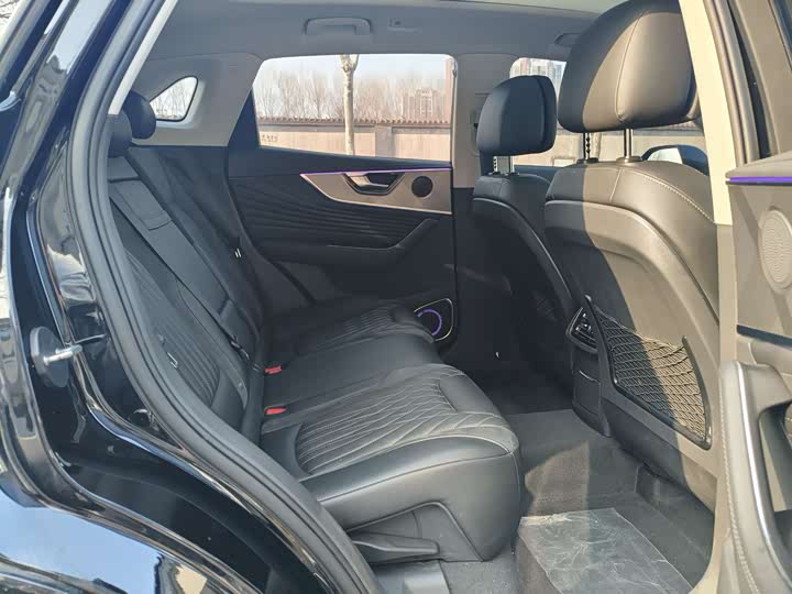 Photo 7 - Hongqi HS5