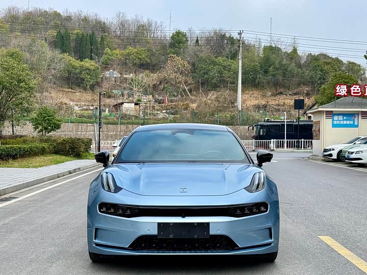 Фото 2 - Zeekr 001