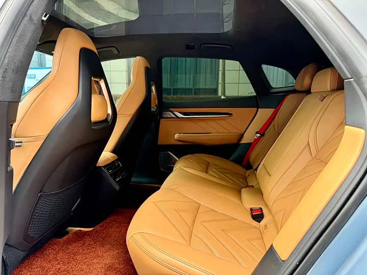 Фото 8 - Zeekr 001