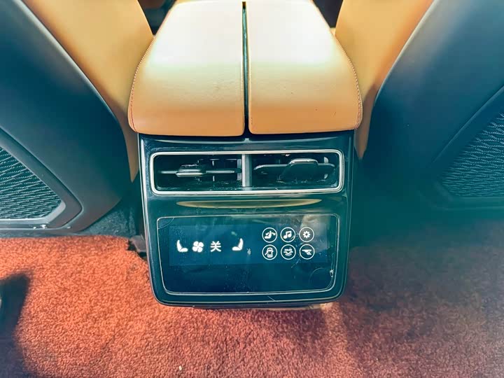 Фото 9 - Zeekr 001