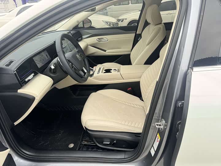 Фото 6 - BYD Qin L