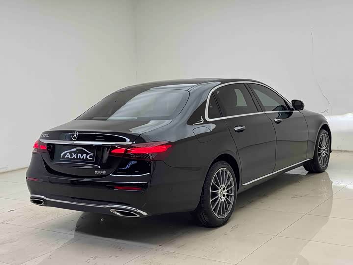 Photo 4 - Mercedes-Benz E-Class