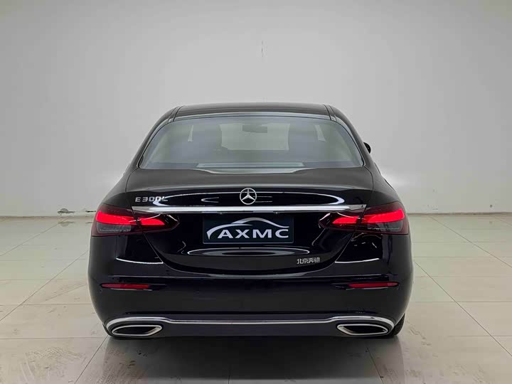 Photo 5 - Mercedes-Benz E-Class