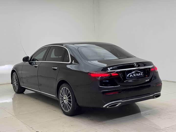 Photo 6 - Mercedes-Benz E-Class