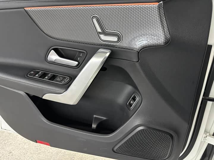 Фото 4 - Mercedes-Benz A-Class