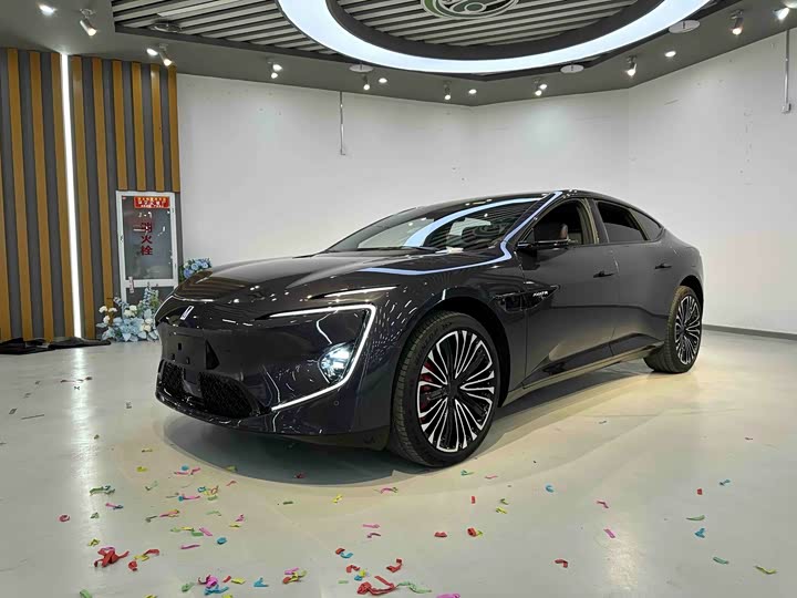 Фото 1 - Avatr 12