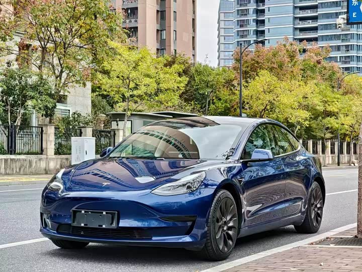 Фото 1 - Tesla Model 3