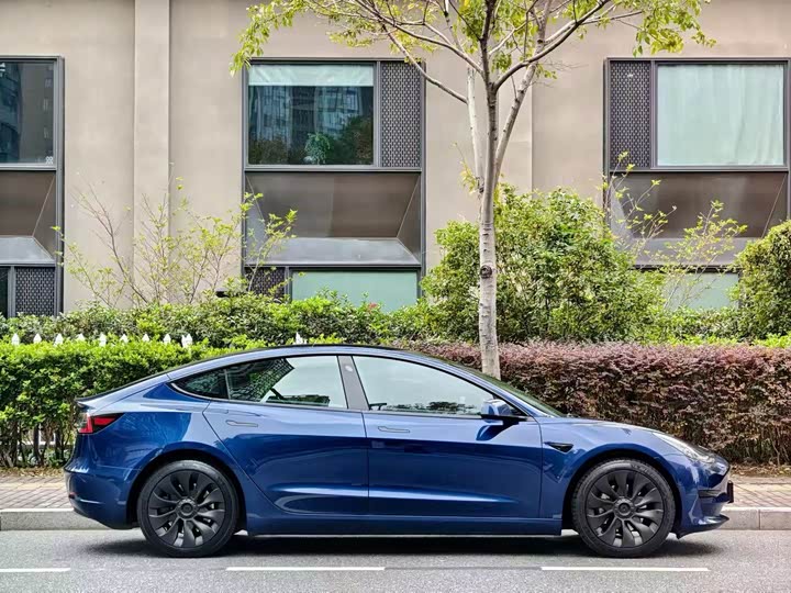 Фото 6 - Tesla Model 3