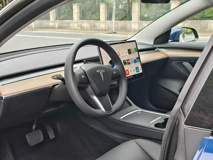 Фото 7 - Tesla Model 3