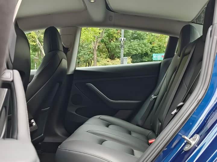 Фото 9 - Tesla Model 3