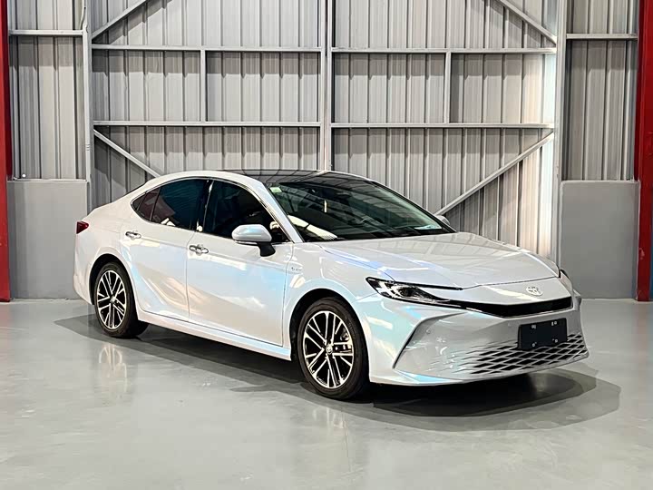 Фото 3 - Toyota Camry