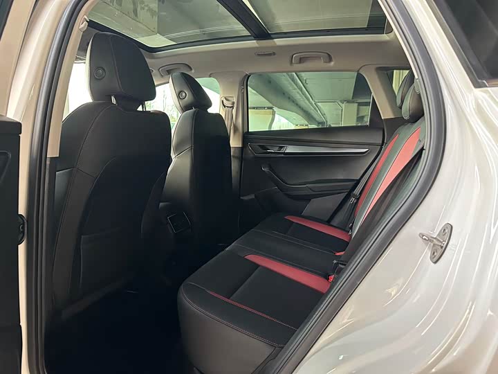 Photo 5 - Skoda Karoq