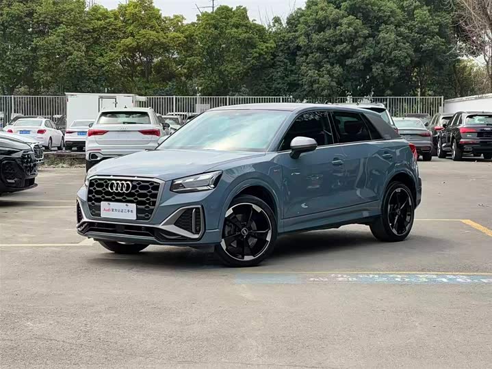 Photo 1 - Audi Q2L