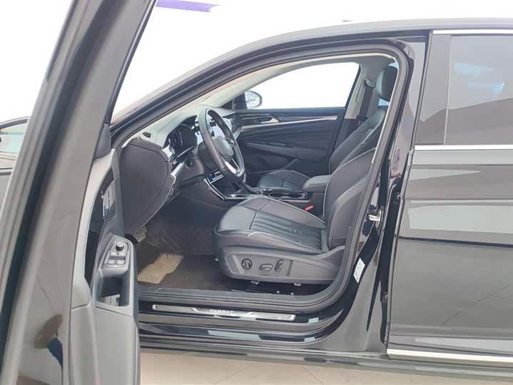 Фото 9 - Volkswagen Passat