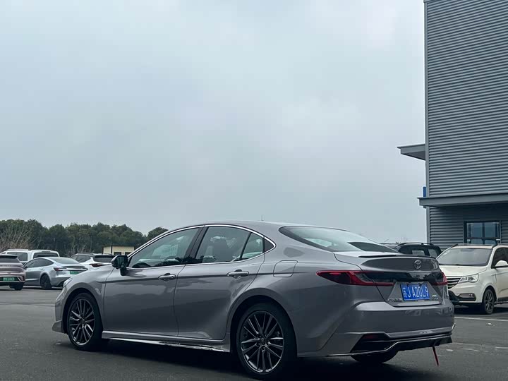 Photo 5 - Toyota Camry